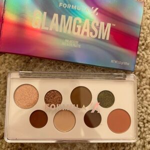 Glamgasm Eyeshadow Palette with 8 Shades of Warm and Cool Tones